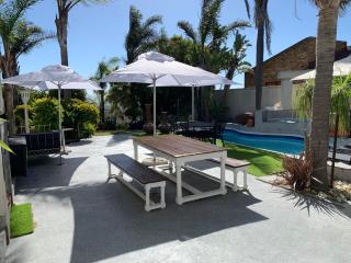 Dusk 2 Dawn Self Catering Guest House - 1