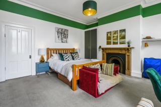 Historic 4-Bed Home in Liverpool with Parking - 8