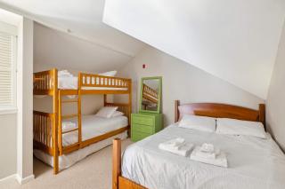 Okemo Winterplace 2BR Loft Family Ski Getaway - 4