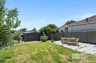 Stylish East Vic Park Cottage with Yard and Parking - 8