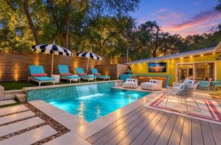 MidMod Bungalow 5BR Heated Pool - 9