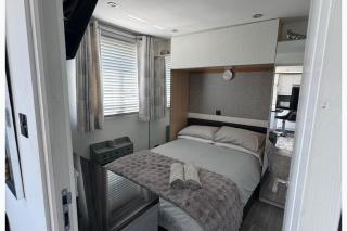 3-Bed Camber Sands Cabin - Pool - Parking - Pets - 8