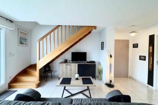 Joli duplex plein bourg - 4km des plages - 6