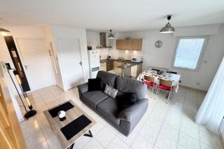 Joli duplex plein bourg - 4km des plages - 5