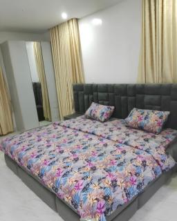 Luxury Semi-Detached 3-Bedroom Duplex - 4