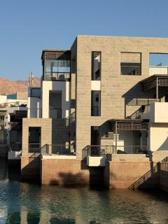 luxury 3BR Waterfront villa in Aqaba, Ayla Oasis - 9