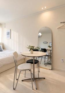 Stay ON West ㅣ New Openㅣ Seoul Station & AREX 5min walk ㅣ Elevator - 1