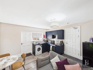 Swindon Town Centre - Station apartments - Flat 2 - 0