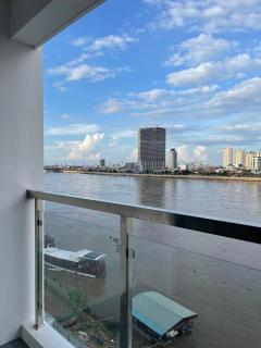 City and River Hotel - 5