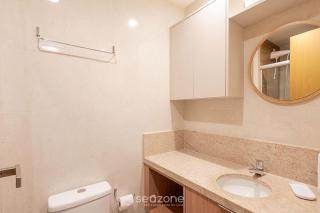 Apt. w/ Balcony Well located HES0701 - 6