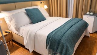 Zurich Old Town Guesthouse - 8