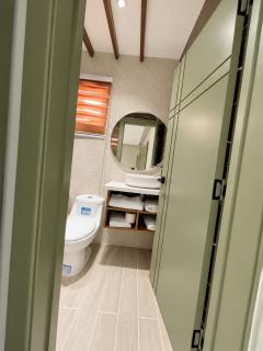 Modern Boutique Hotel Suite with Living Room G - 3