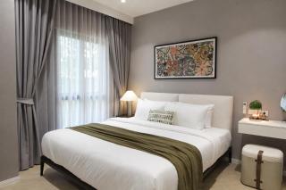 Legendary 1BR Pool Access Private Terrace - 8