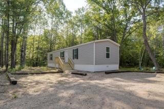 Brand New! Peaceful Wooded Retreat in Holcombe! - 9