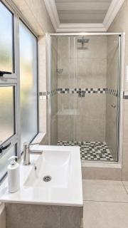 Hendrinas Guesthouse - 7