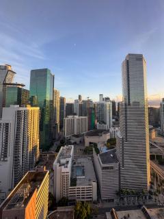 Elevated Elegance Luxe View Pool Free Parking - 4