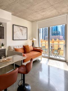 Chic High Flr 2bed 1bth Roofftop Pool FreeParking - 0