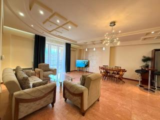 Top Location Northern Avenue and Republic Square, 2Bedroom & 2Bathroom BALCONY WITH STUNNING VIEW- CITY CENTER - 4
