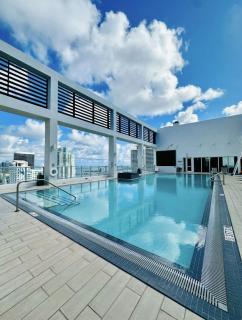 TropicalBlue 2Bed Rooftop Pool Free Parking - 8