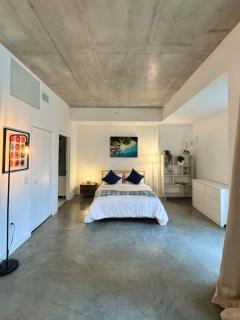TropicalBlue 2Bed Rooftop Pool Free Parking - 1
