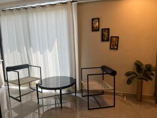 Elegant 1BR Retreat Modern & Comfortable Apartment - 5