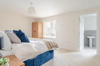 4 Bedroom Contractor & Family Home in Bristol - 3