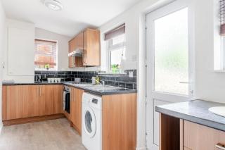 3-Bedroom Contractor & Family House In Bristol - 3