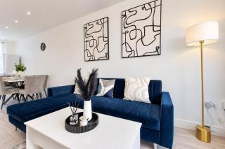 Long Stay 4BR with Free Parking and Garden. - 8