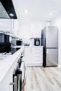 3BR Family Retreat with Free Parking Bexleyheath - 2