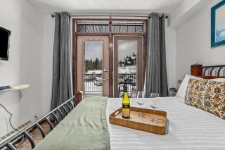 Slopeside Mountain Studio with Hot Tub and Gym - 2