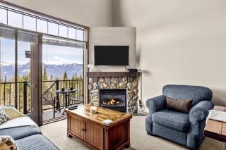 Mountain Loft Ski In Ski Out with Hot Tub - 5