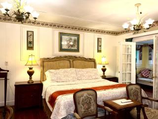 Barker House Suite 1,In the Heart of Old-Town - 7