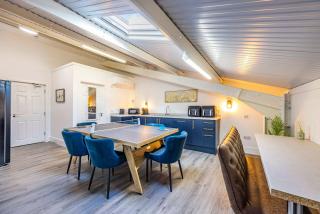 The Loft - King Beds Table Tennis Cinema AC - 9