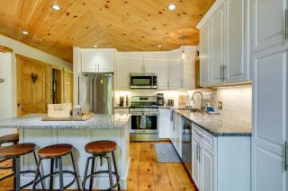 Ski Okemo & Hike: 3BR Vermont Cabin - 2