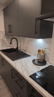 Modern Private Guest House - Free Parking - 6