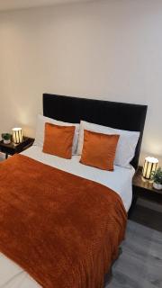 Modern Private Guest House - Free Parking - 2