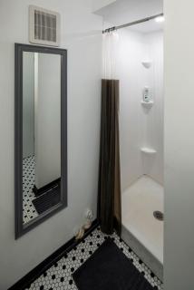 West Seattle 2BR Easy Access to Stadiums & Downtown - 3