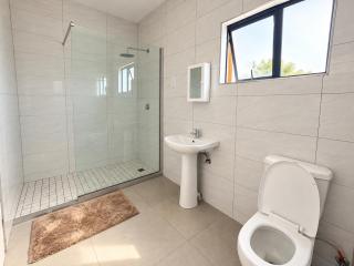 Zambira Holiday Home - 4