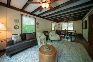 Charming Creekside Villa with Hot tub - 2