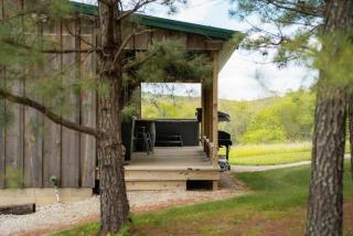Secluded Hocking Hills Villa with Pond and Hot Tub - 8