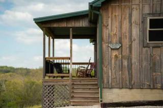 Secluded Hocking Hills Villa with Pond and Hot Tub - 4