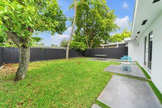 Casa Mykonos Modern 2BR Near Coral Gables - 7