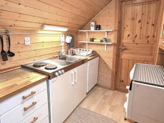 Your Cozy Base in Trondheim, TWO Bedrooms & FREE Parking - 3