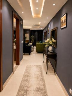 Signature 1Bed with Private terrae and 2 Washroom in Gold Crest Shopping mall - 5