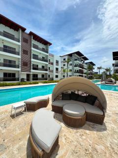 Large Holiday VILLA 4BR Sleeps 13 Pool BBQ Double terrace Kids Play area - 4