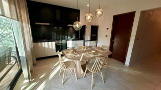 2BR Apartment Prime Location Newly Refurbished - 4
