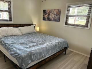 Loveland Family Home 3BR 1Bath Free Parking - 2