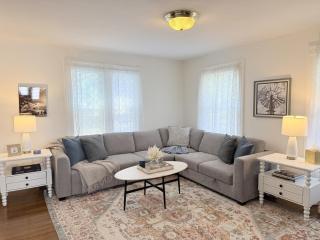 Prime West Hartford Center Location: Historic Gem - 9