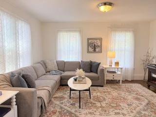 Prime West Hartford Center Location: Historic Gem - 5