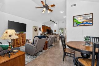 4BD 2BA Southern Retreat with Waterfront Patio - 2